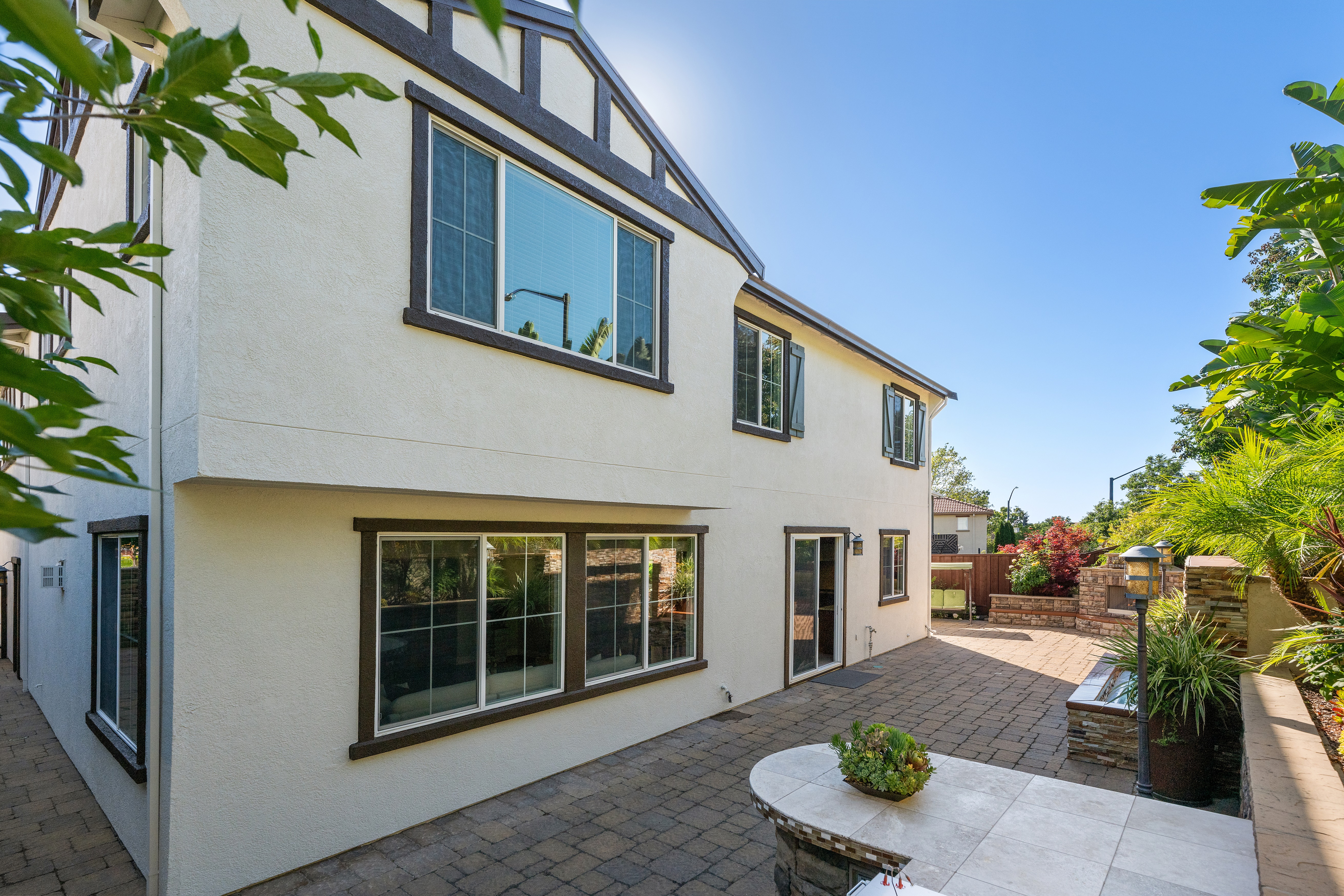  Mediterranean Elegance Meets Resort-Style Living in Prestigious Windemere - 物件實景