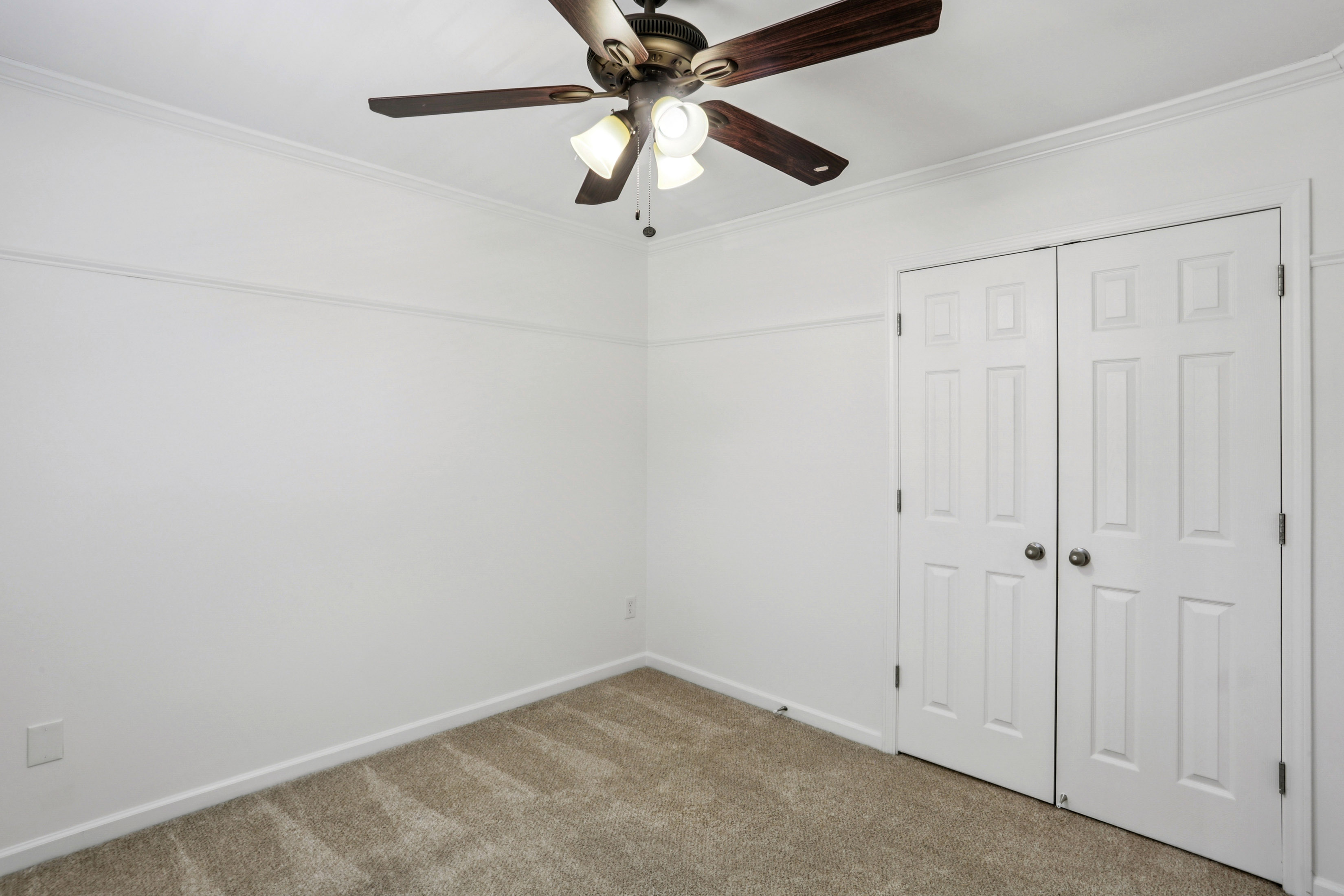  Spacious Three Level Townhome in the Desirable Thorncrest Community - 物件實景