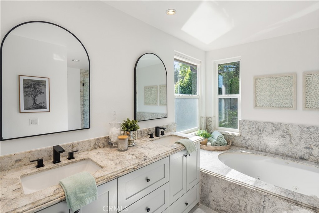 Yorba Linda, California, 92886, United States, 5 Bedrooms Bedrooms, ,6 BathroomsBathrooms,Residential,For Sale,1891782
