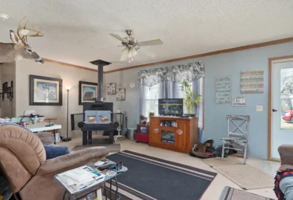 Aurora, Missouri, 65605, United States, 4 Bedrooms Bedrooms, ,2 BathroomsBathrooms,Residential,For Sale,1943592