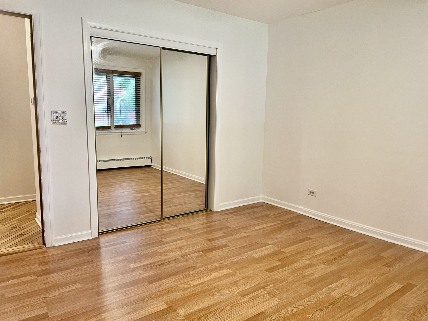 Skokie, Illinois, 60076, United States, 3 Bedrooms Bedrooms, ,3 BathroomsBathrooms,Residential,For Sale,1932038