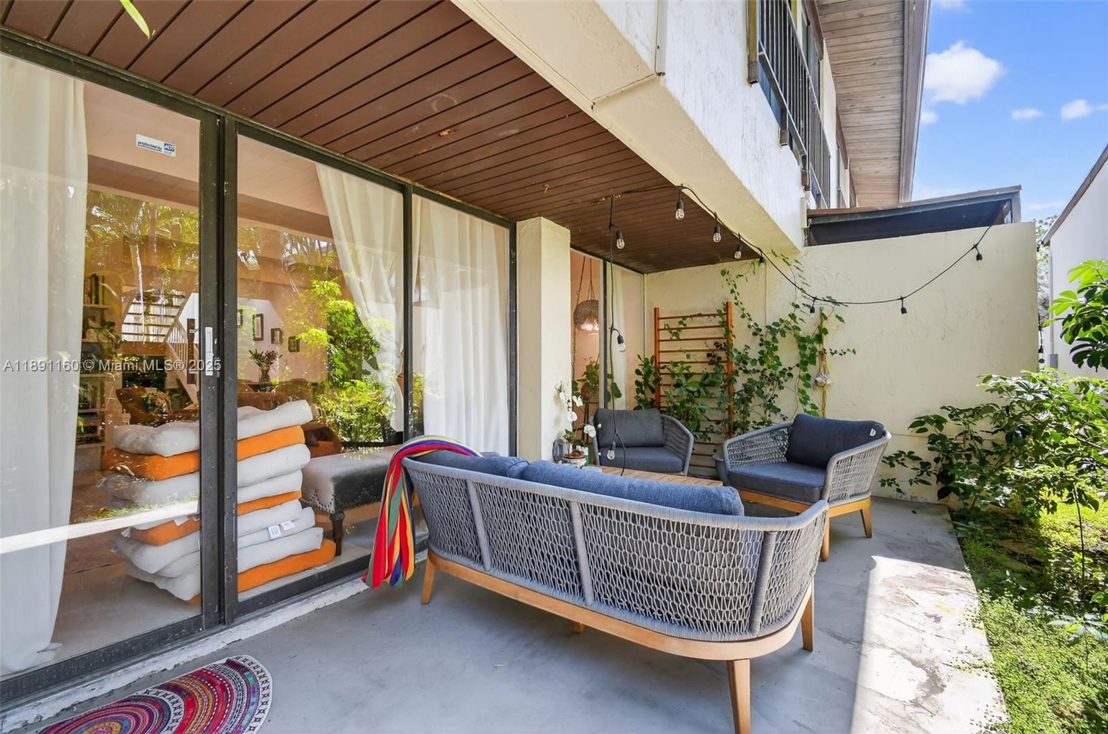 Miami, Florida, 33180, United States, 3 Bedrooms Bedrooms, ,3 BathroomsBathrooms,Residential,For Sale,1961045