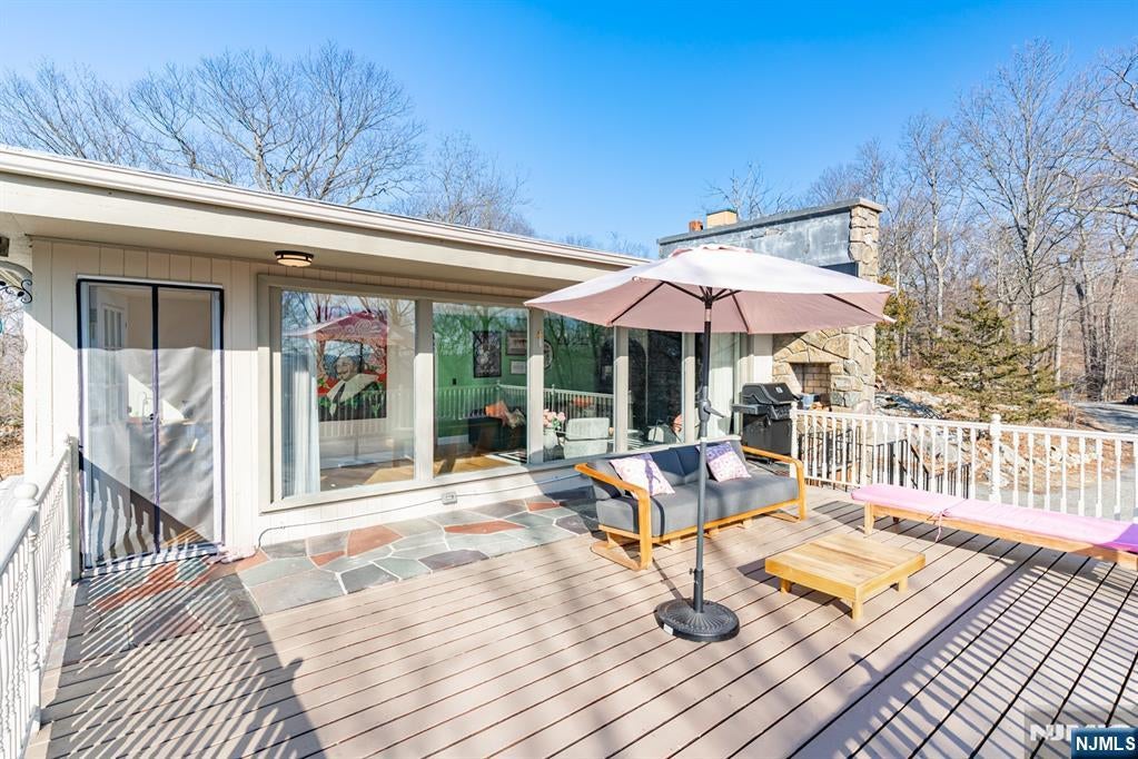 Ringwood, New Jersey, 07456, United States, 3 Bedrooms Bedrooms, ,3 BathroomsBathrooms,Residential,For Sale,1981754