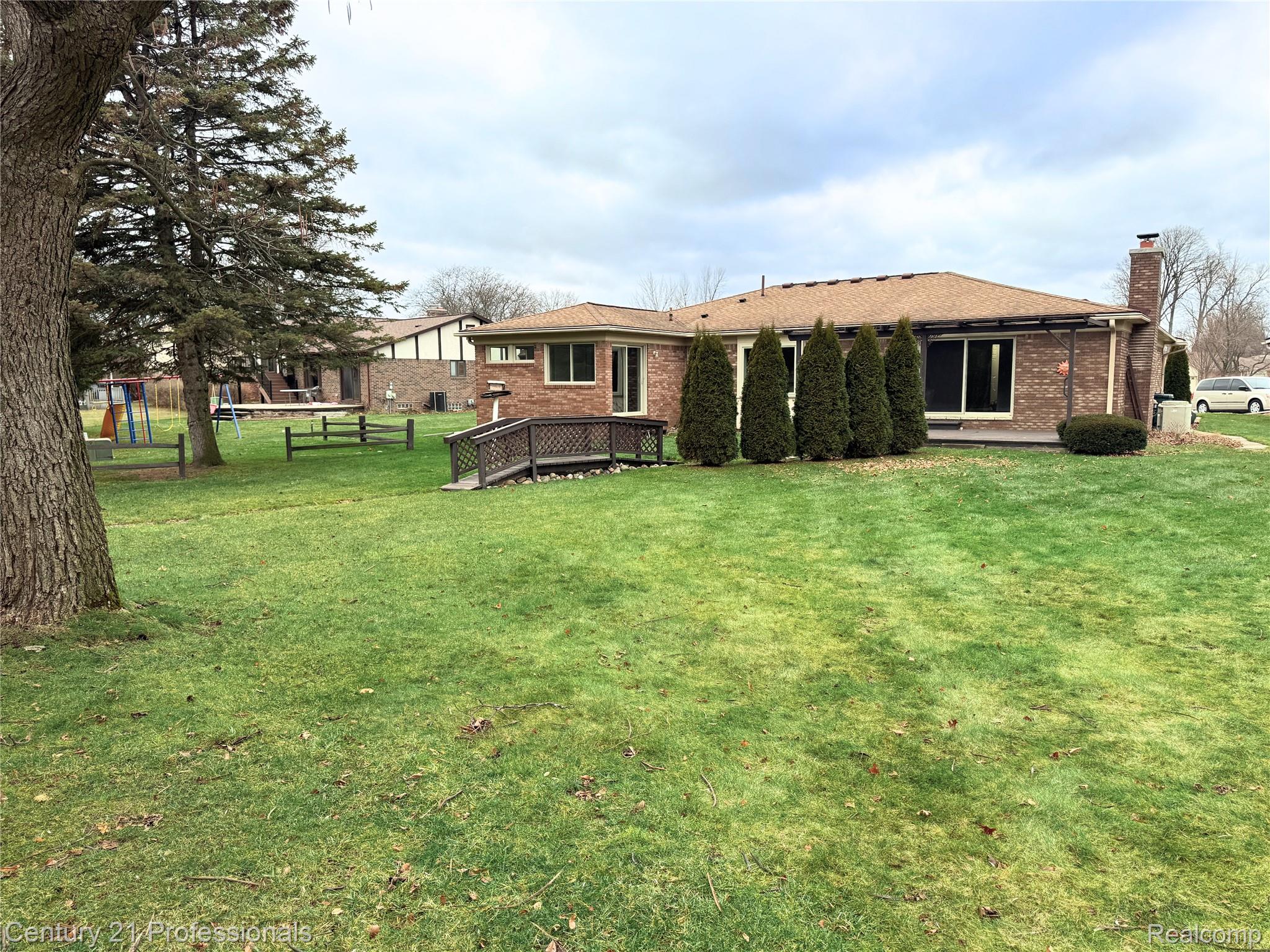 Troy, Michigan, 48085, United States, 4 Bedrooms Bedrooms, ,3 BathroomsBathrooms,Residential,For Sale,2009052