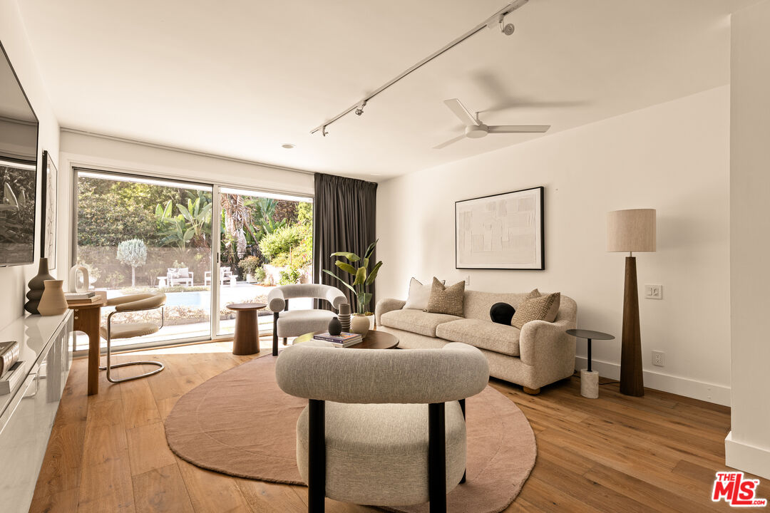 Los Angeles, California, 90027, United States, 4 Bedrooms Bedrooms, ,2 BathroomsBathrooms,Residential,For Sale,1989573
