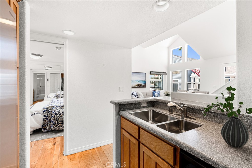 Newport Beach, California, 92663, United States, 2 Bedrooms Bedrooms, ,2 BathroomsBathrooms,Residential,For Sale,1917614