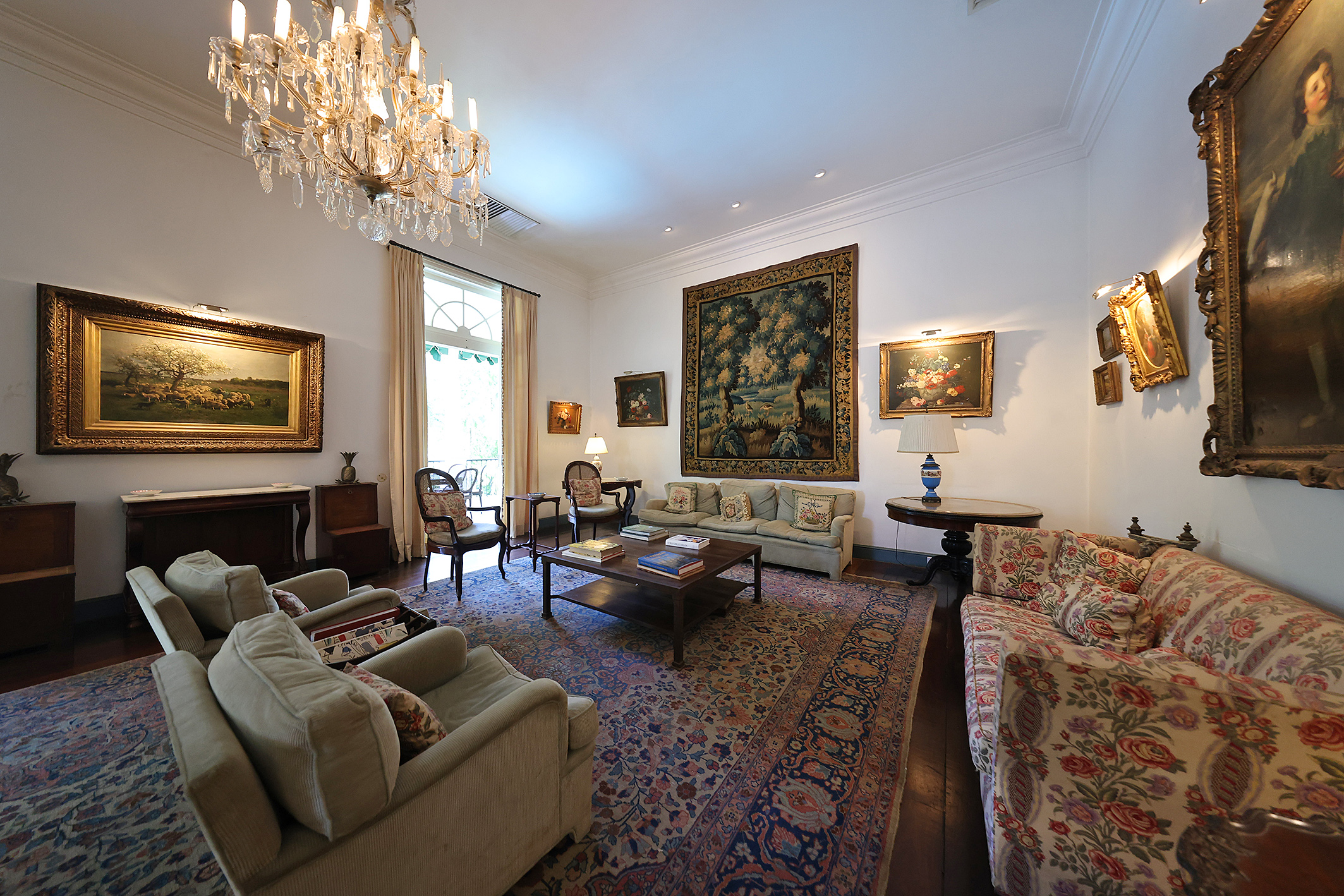  Estate surrounded by greenery with expansive grounds and amenities - 物件實景