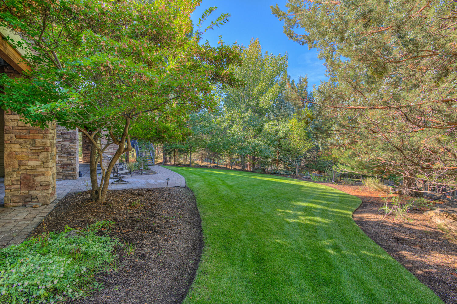 Bend, Oregon, 97703, United States, 4 Bedrooms Bedrooms, ,5 BathroomsBathrooms,Residential,For Sale,1979123