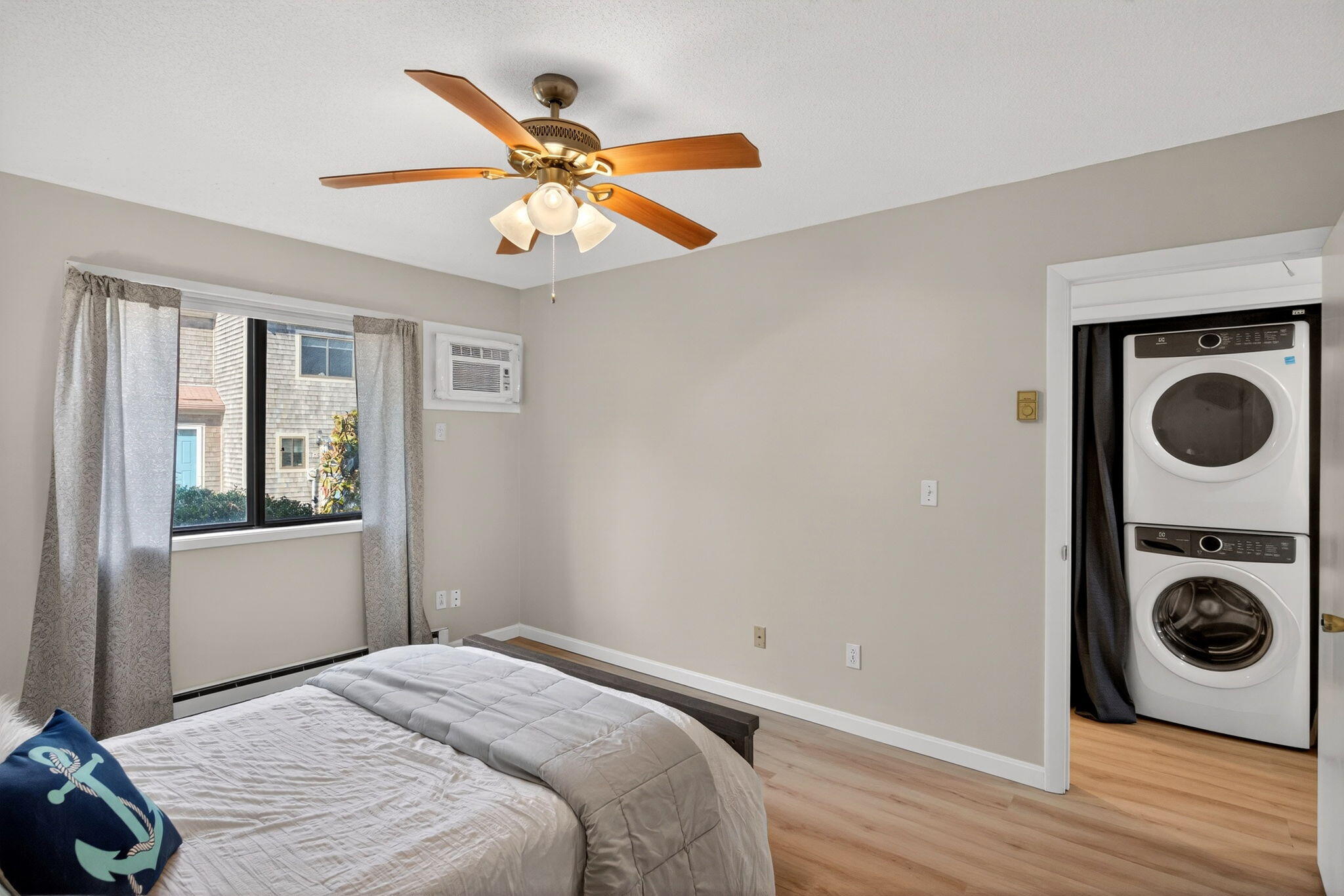  77 Roundhouse Road, Buzzards Bay, MA, 02532 - 物件實景