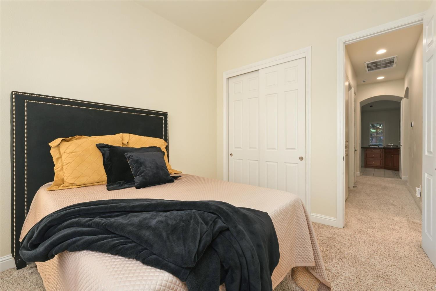 Clovis, California, 93619, United States, 3 Bedrooms Bedrooms, ,2 BathroomsBathrooms,Residential,For Sale,1942854