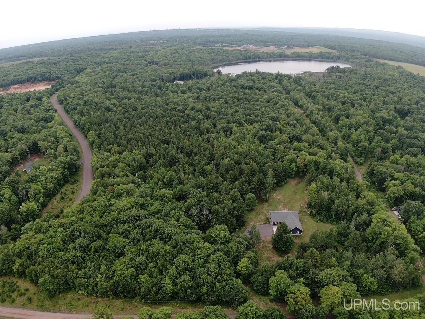 Hancock, Michigan, 49930, United States, 3 Bedrooms Bedrooms, ,3 BathroomsBathrooms,Residential,For Sale,1901071