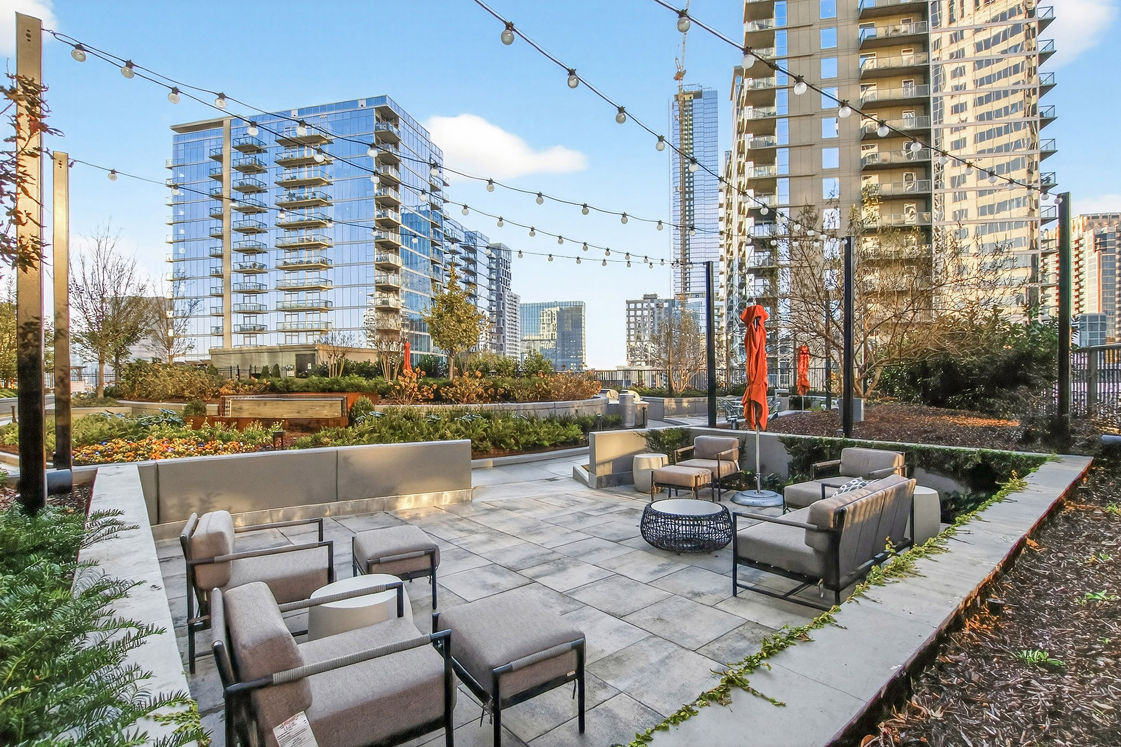  Iconic Intown Living at 1010 Midtown - 物件實景