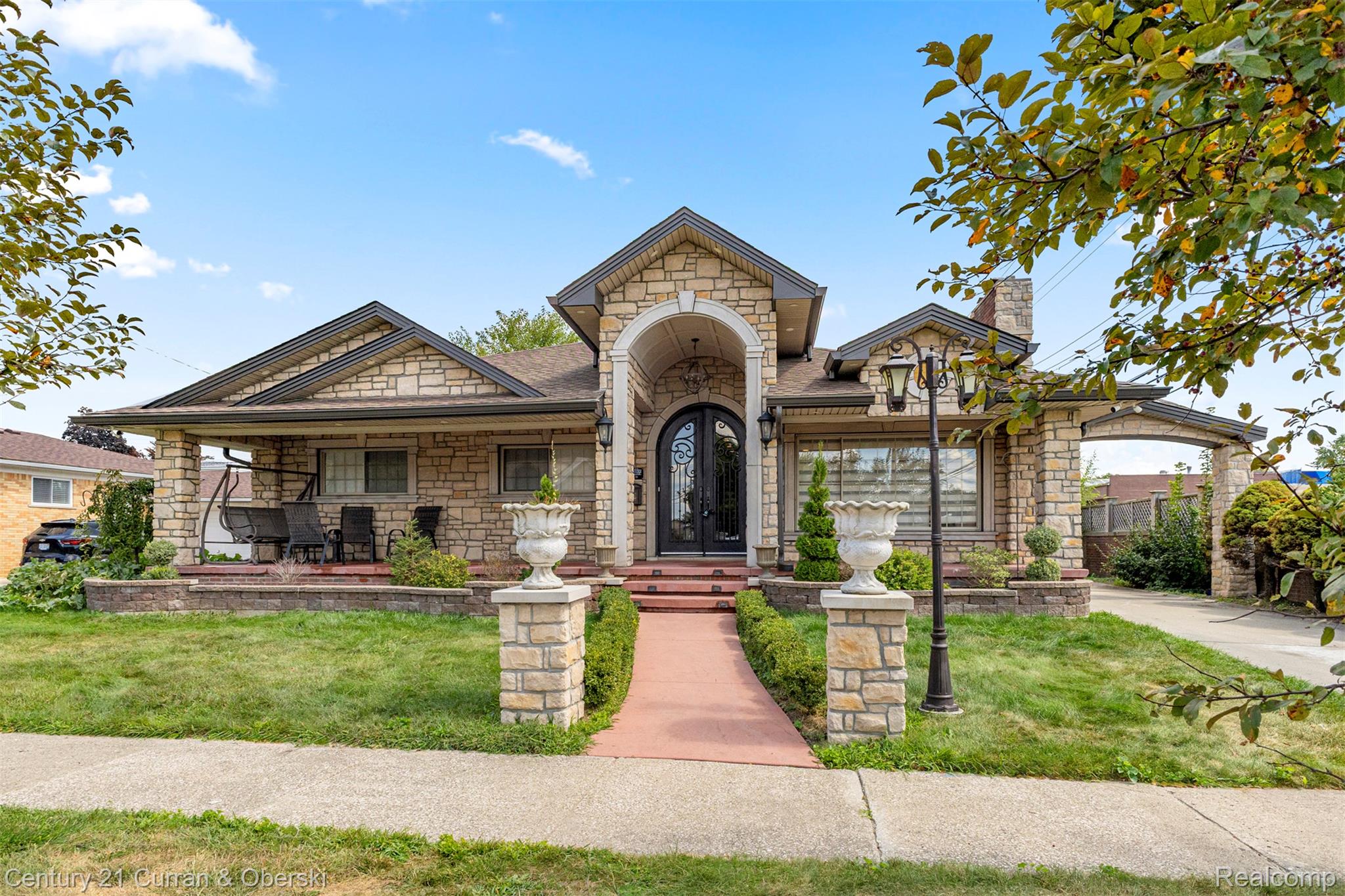 Dearborn Heights, Michigan, 48127, United States, 3 Bedrooms Bedrooms, ,3 BathroomsBathrooms,Residential,For Sale,1979966