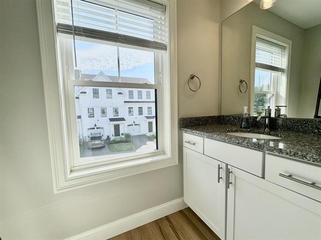 Dover, New Hampshire, 03820, United States, 2 Bedrooms Bedrooms, ,3 BathroomsBathrooms,Residential,For Sale,2002937