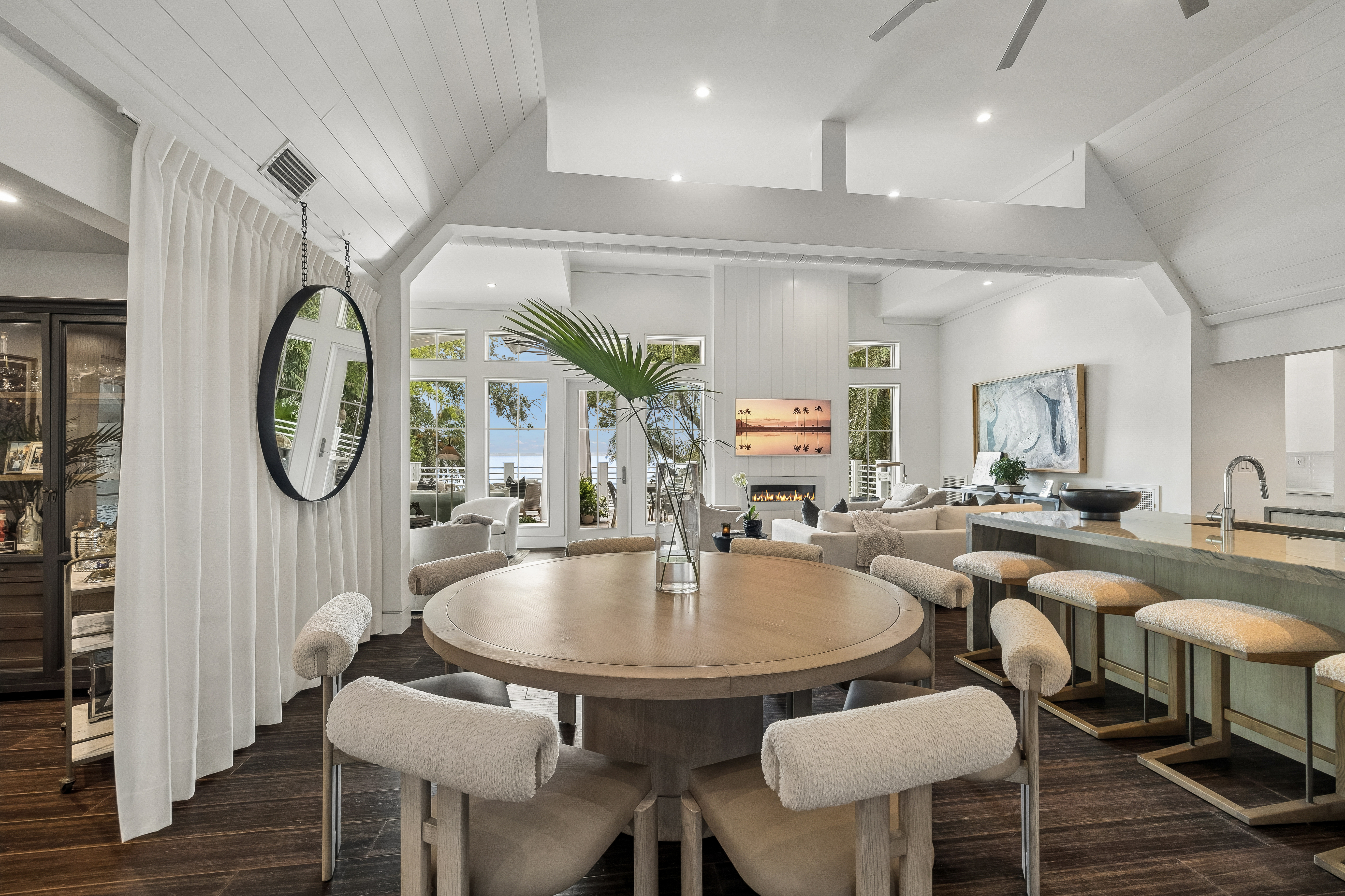  Private Bayfront Estate with Deep Water Dock and Sandy Beach - 物件實景