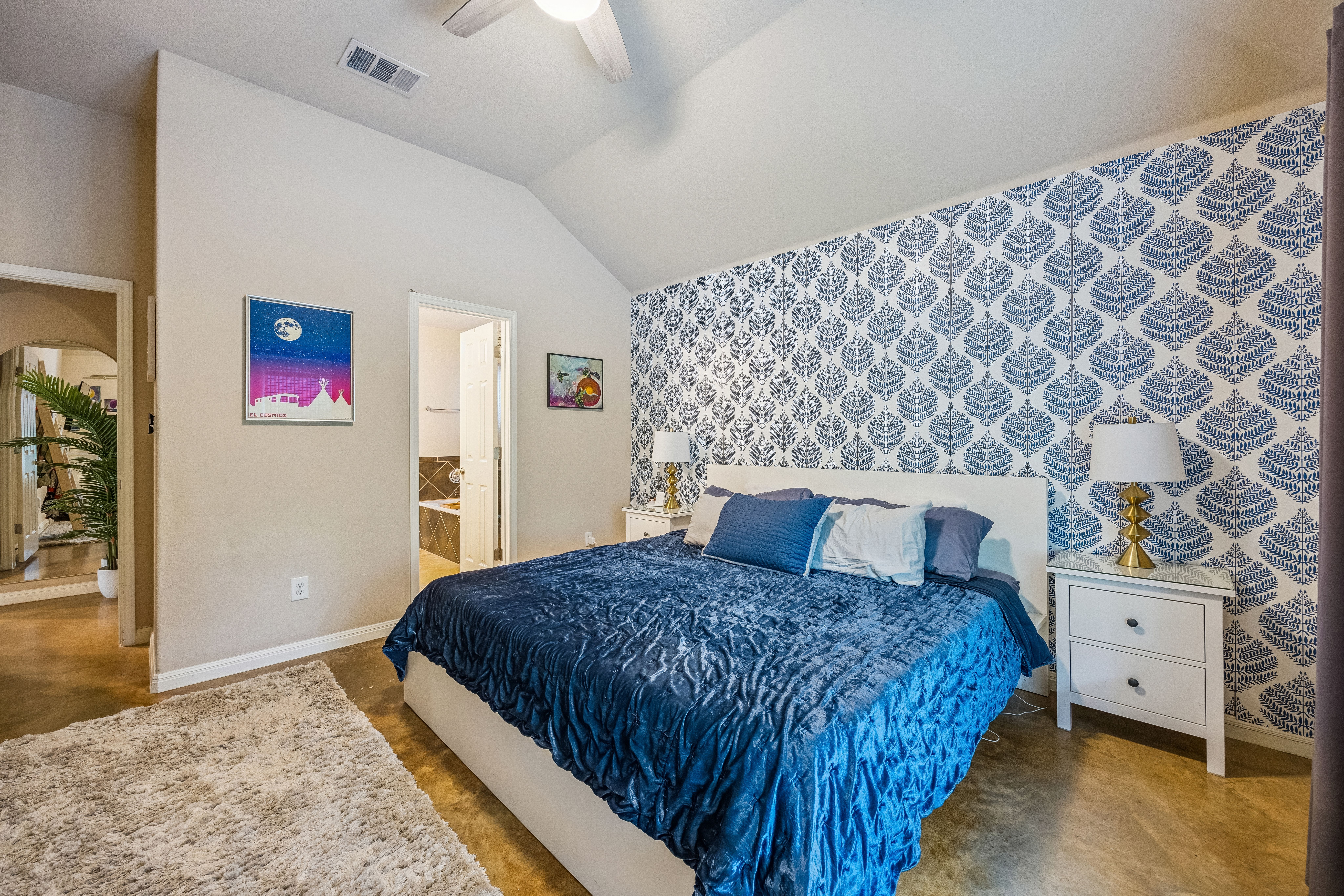  Single-Story Retreat Backing to Greenbelt in Knollwood on the Colorado River - 物件實景