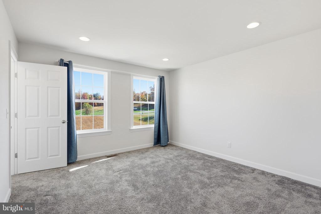 Fredericksburg, Virginia, 22405, United States, 5 Bedrooms Bedrooms, ,3 BathroomsBathrooms,Residential,For Sale,1987075