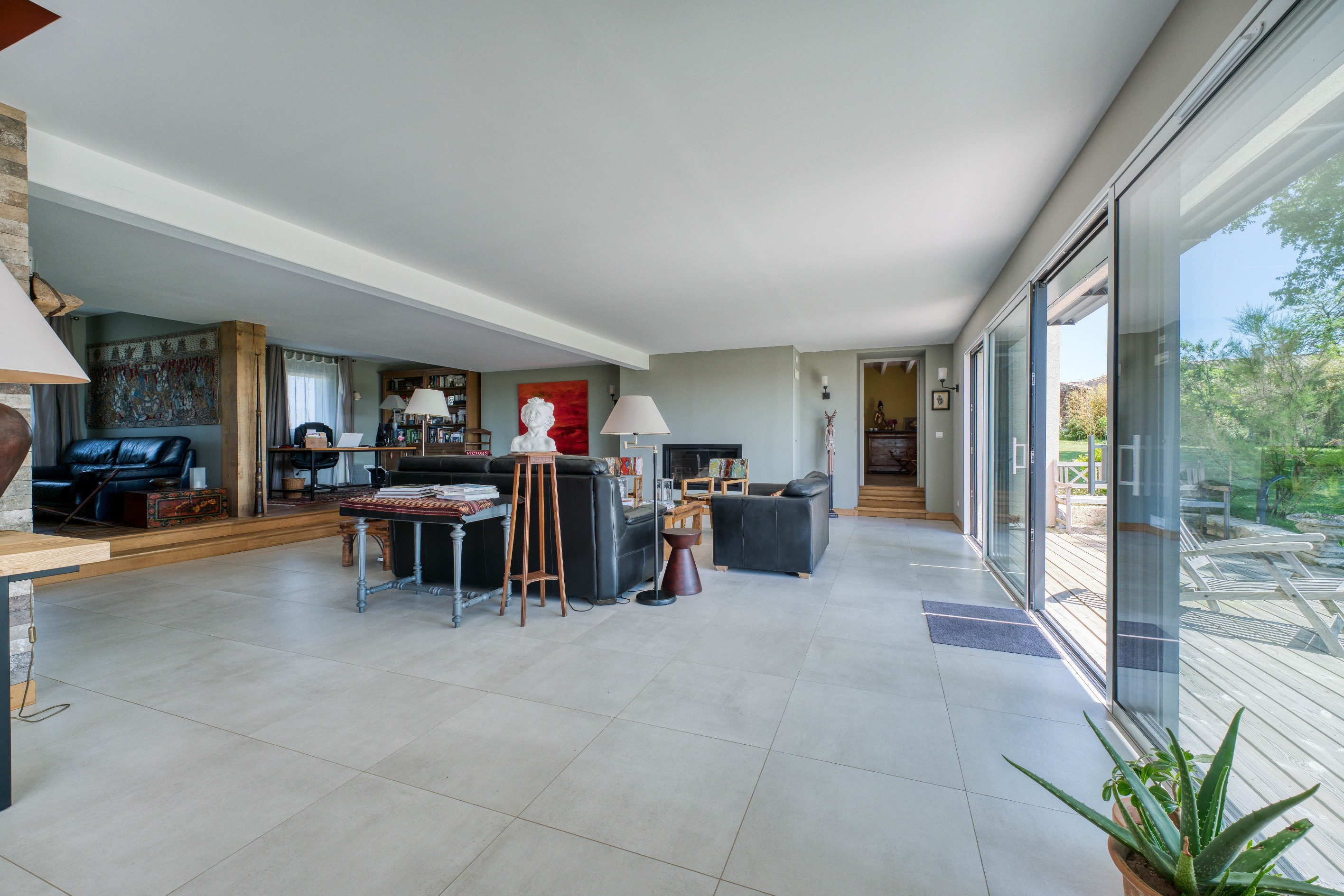  FLOIRAC – EXCEPTIONAL CONTEMPORARY VILLA WITH PANORAMIC ESTUARY VIEWS - 物件實景