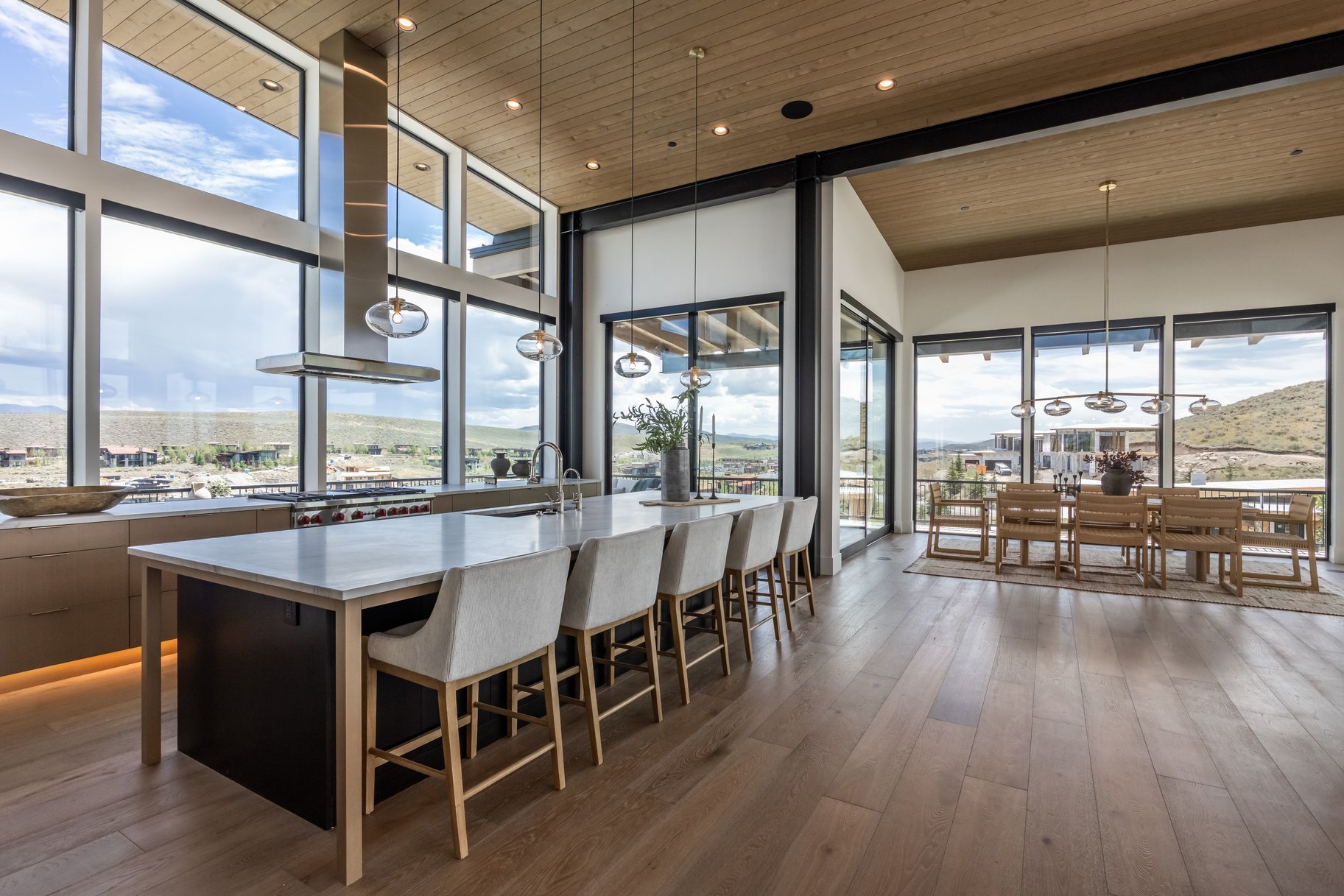  Stunning Promontory Residence Directly Across from The Beach Club - 物件實景