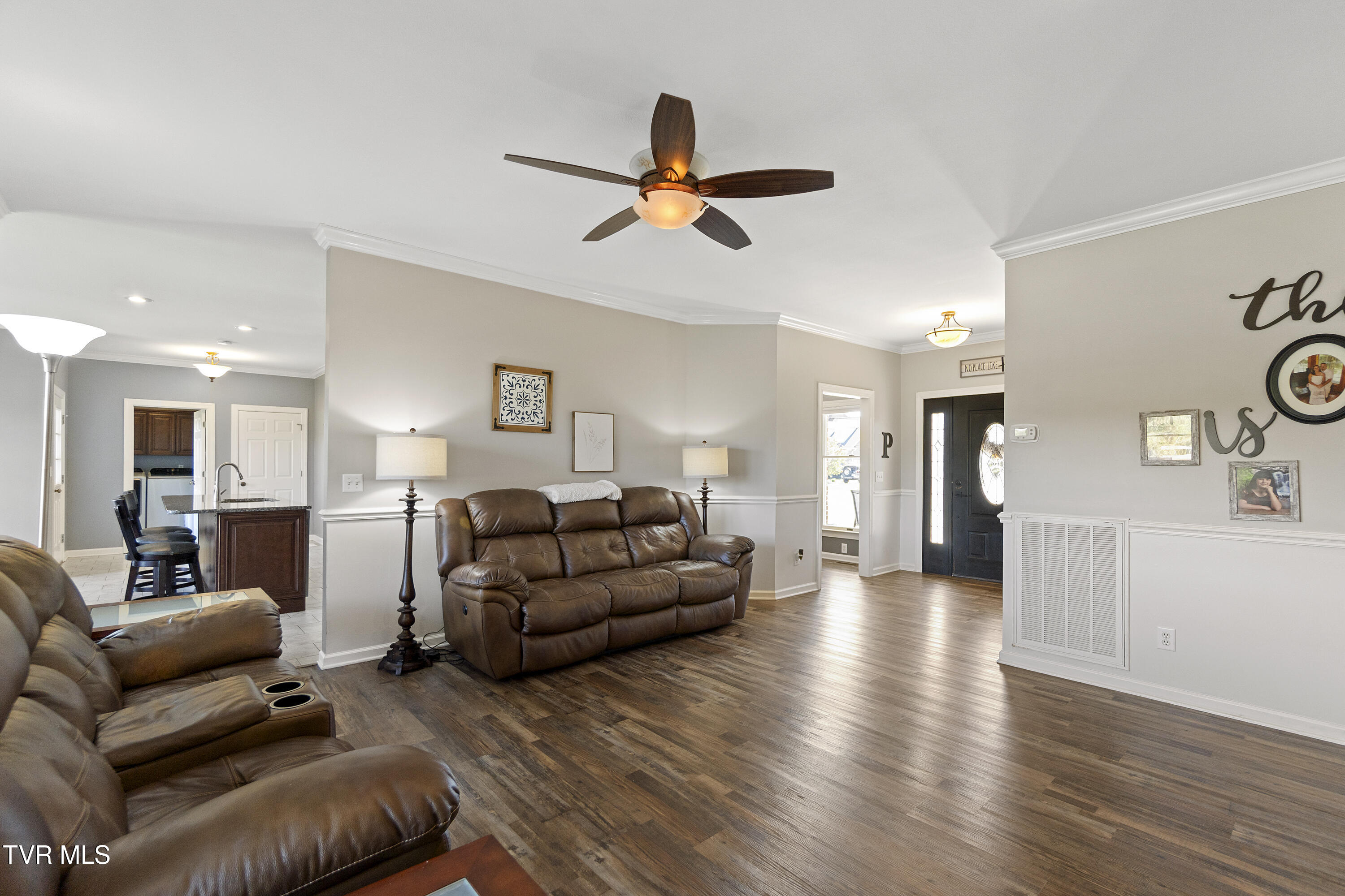 Greeneville, Tennessee, 37743, United States, 4 Bedrooms Bedrooms, ,3 BathroomsBathrooms,Residential,For Sale,1997780