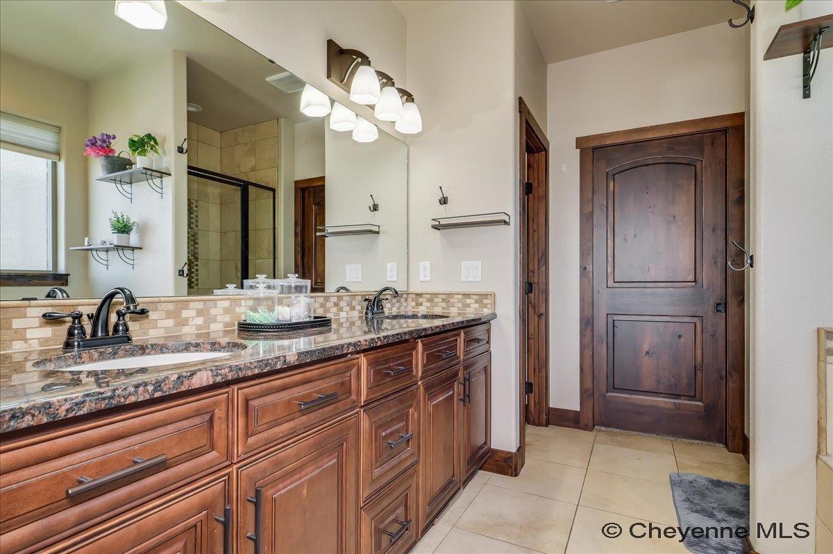 Cheyenne, Wyoming, 82009, United States, 5 Bedrooms Bedrooms, ,3 BathroomsBathrooms,Residential,For Sale,1989726