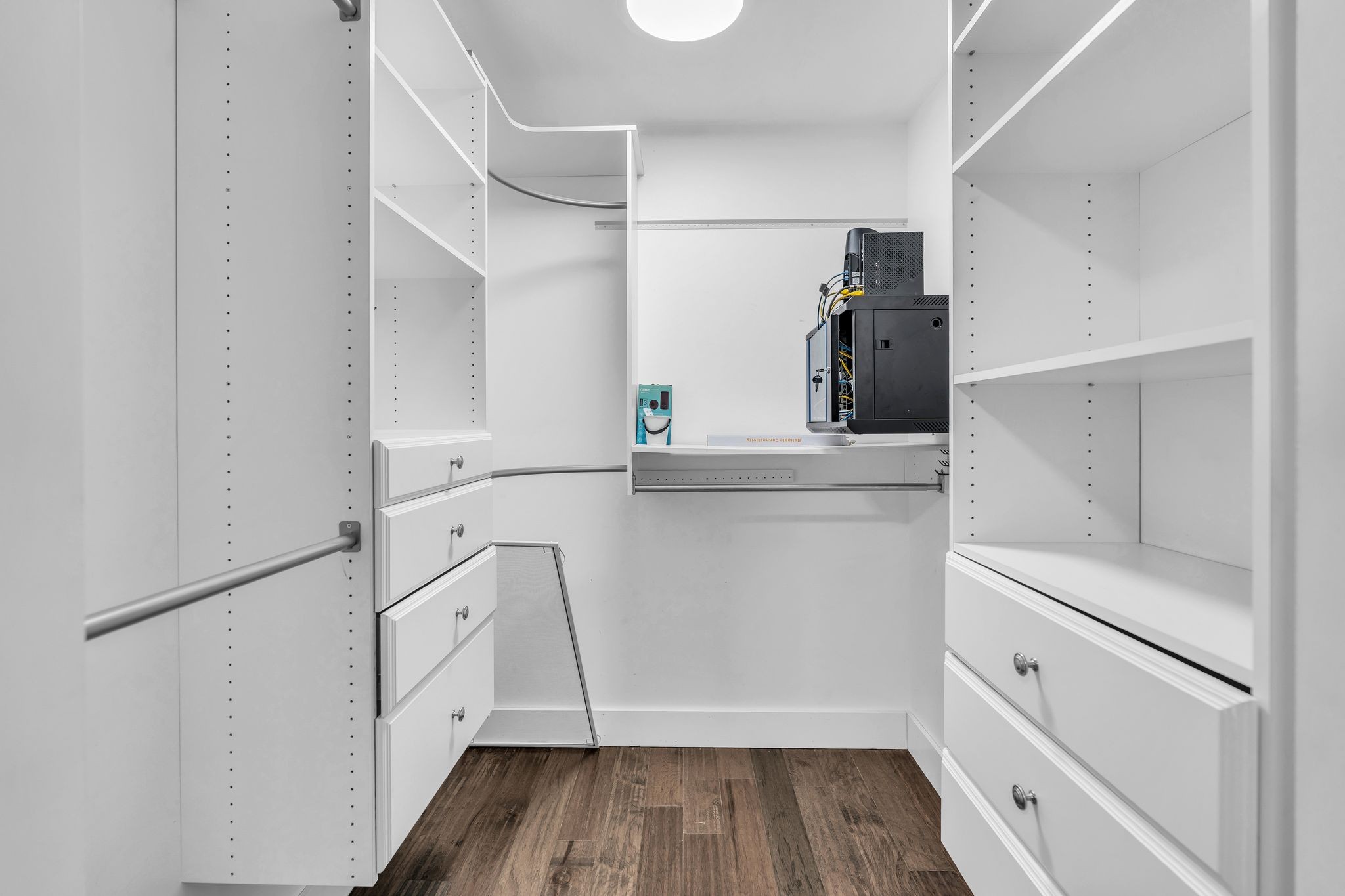 Lawrenceburg, Tennessee, 38464, United States, 3 Bedrooms Bedrooms, ,2 BathroomsBathrooms,Residential,For Sale,1988377