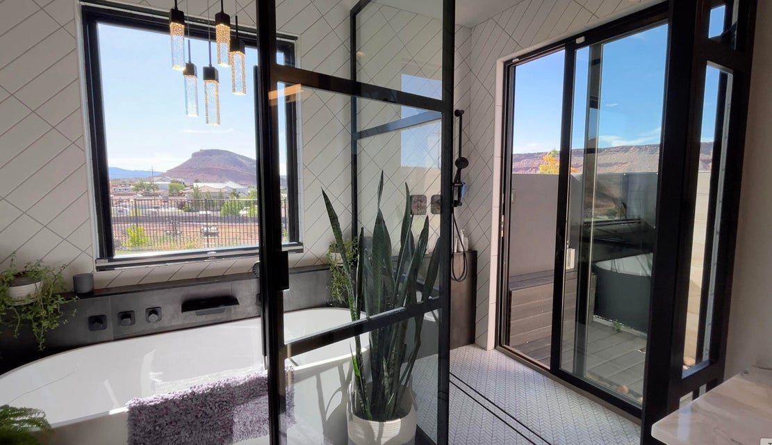 Washington, Utah, 84780, United States, 4 Bedrooms Bedrooms, ,4 BathroomsBathrooms,Residential,For Sale,1998221