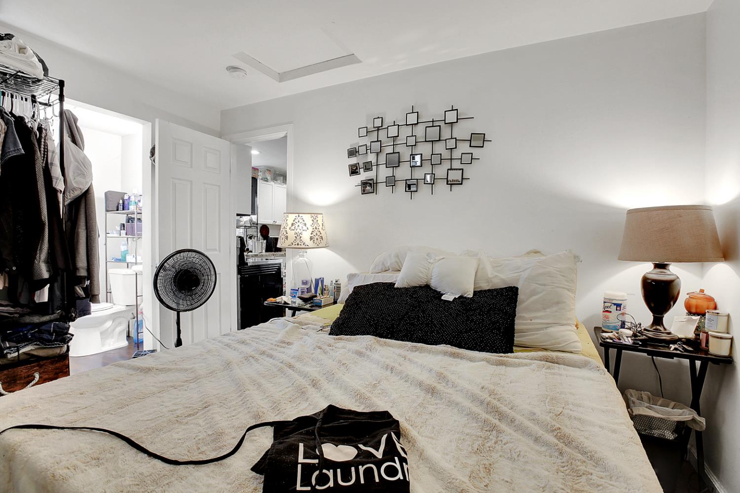 Sacramento, California, 95820, United States, 3 Bedrooms Bedrooms, ,2 BathroomsBathrooms,Residential,For Sale,1993512