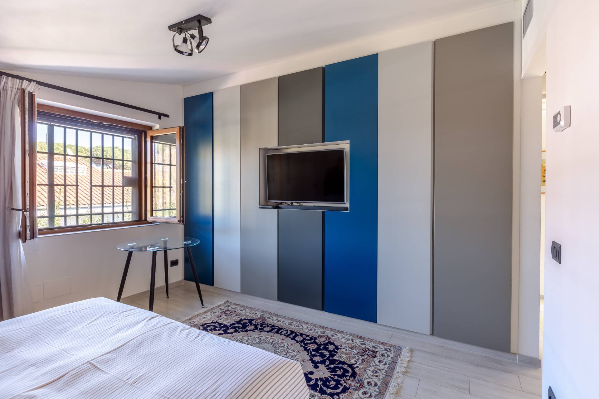 Roma, Roma, 00100, IT, 6 Bedrooms Bedrooms, ,5 BathroomsBathrooms,Residential,For Sale,1941968