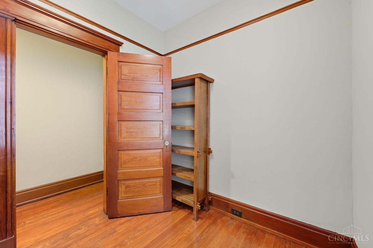 Norwood, Ohio, 45212, United States, 5 Bedrooms Bedrooms, ,5 BathroomsBathrooms,Residential,For Sale,1948609