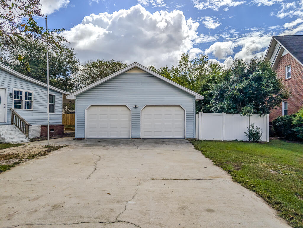 Moncks Corner, South Carolina, 29461, United States, 4 Bedrooms Bedrooms, ,3 BathroomsBathrooms,Residential,For Sale,1986405