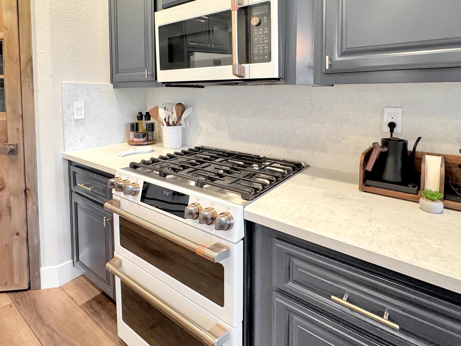 Colfax, California, 95713, United States, 5 Bedrooms Bedrooms, ,3 BathroomsBathrooms,Residential,For Sale,2002832