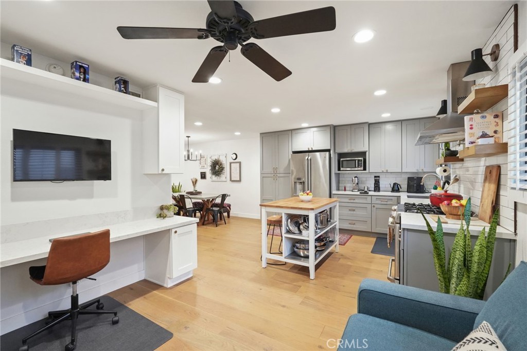 Lake Balboa, California, 91406, United States, 3 Bedrooms Bedrooms, ,3 BathroomsBathrooms,Residential,For Sale,1992024