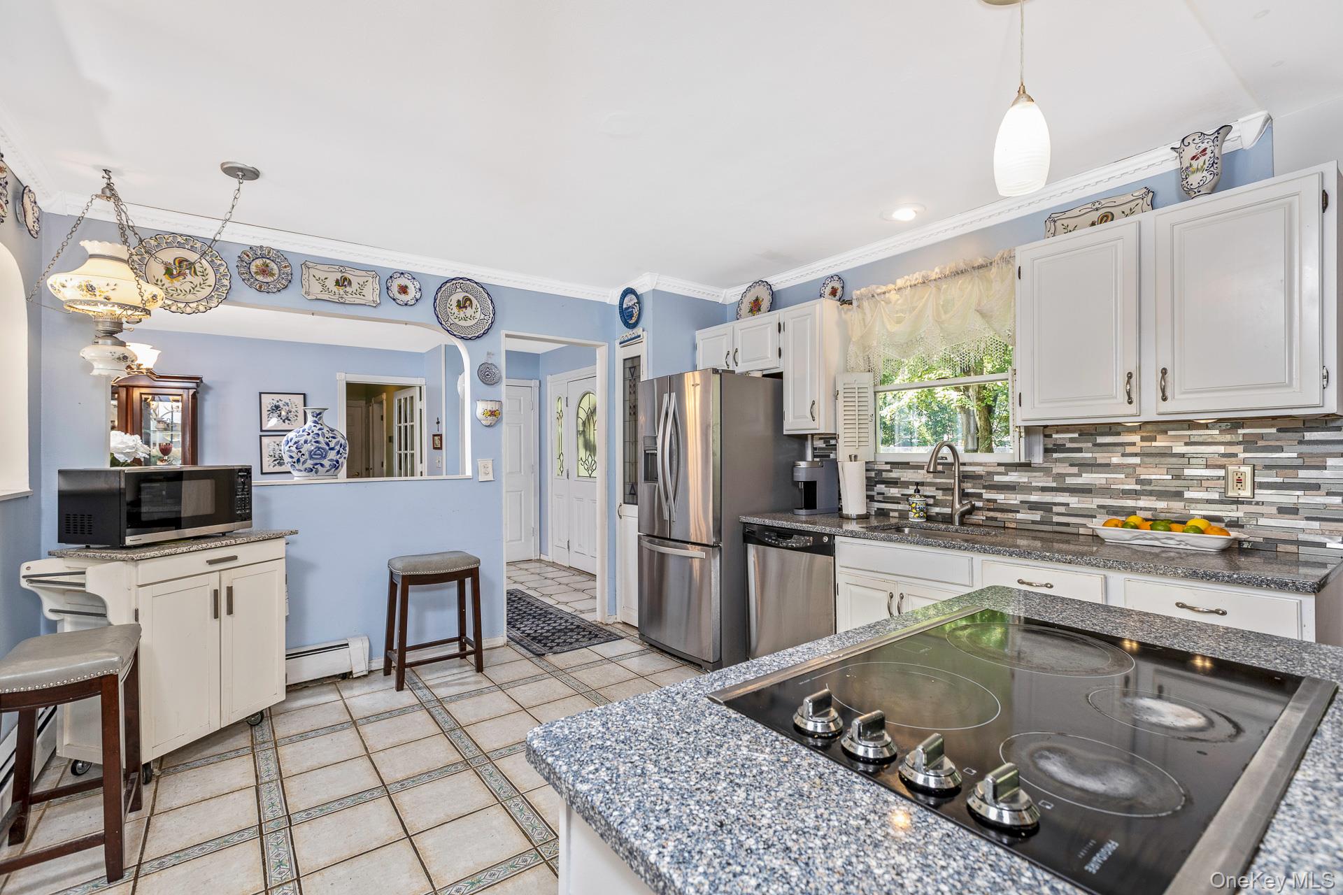 Shoreham, New York, 11786, United States, 3 Bedrooms Bedrooms, ,2 BathroomsBathrooms,Residential,For Sale,1908697