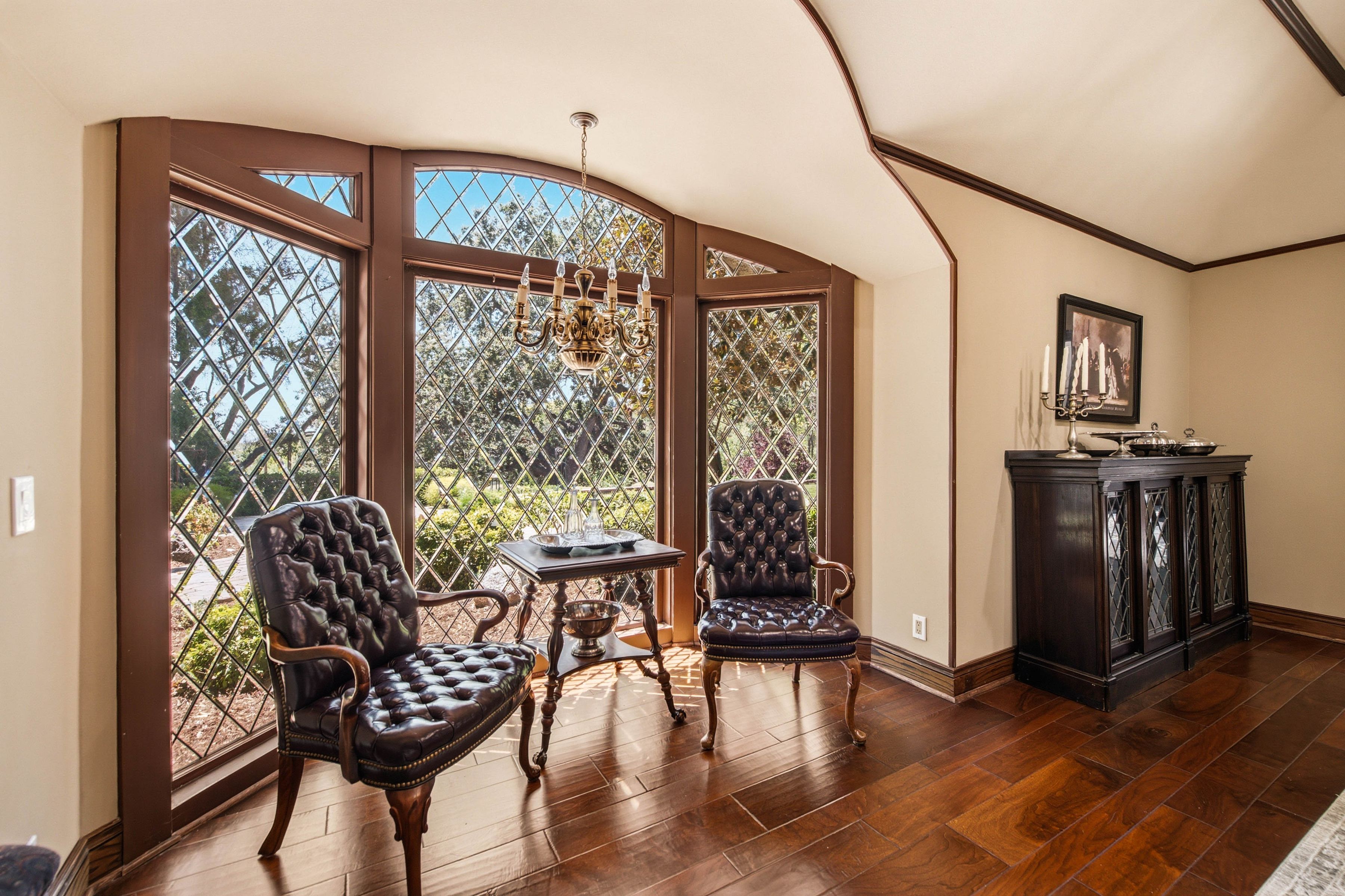  Gated Estate on Nearly 2 Acres - 物件實景