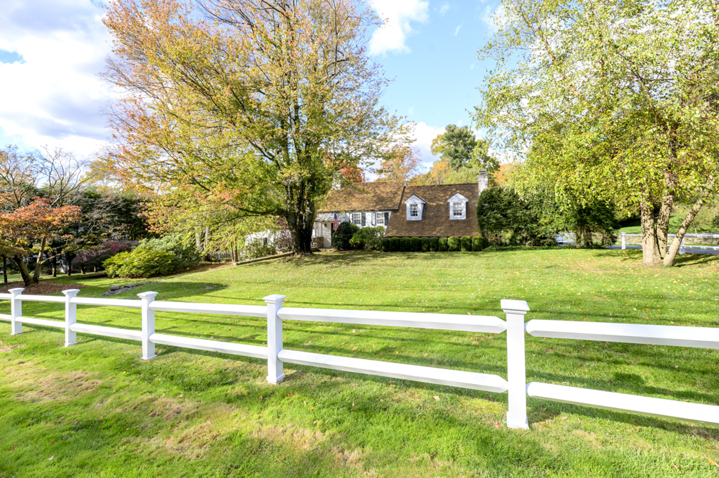  Timeless Colonial in Brookside - 物件實景