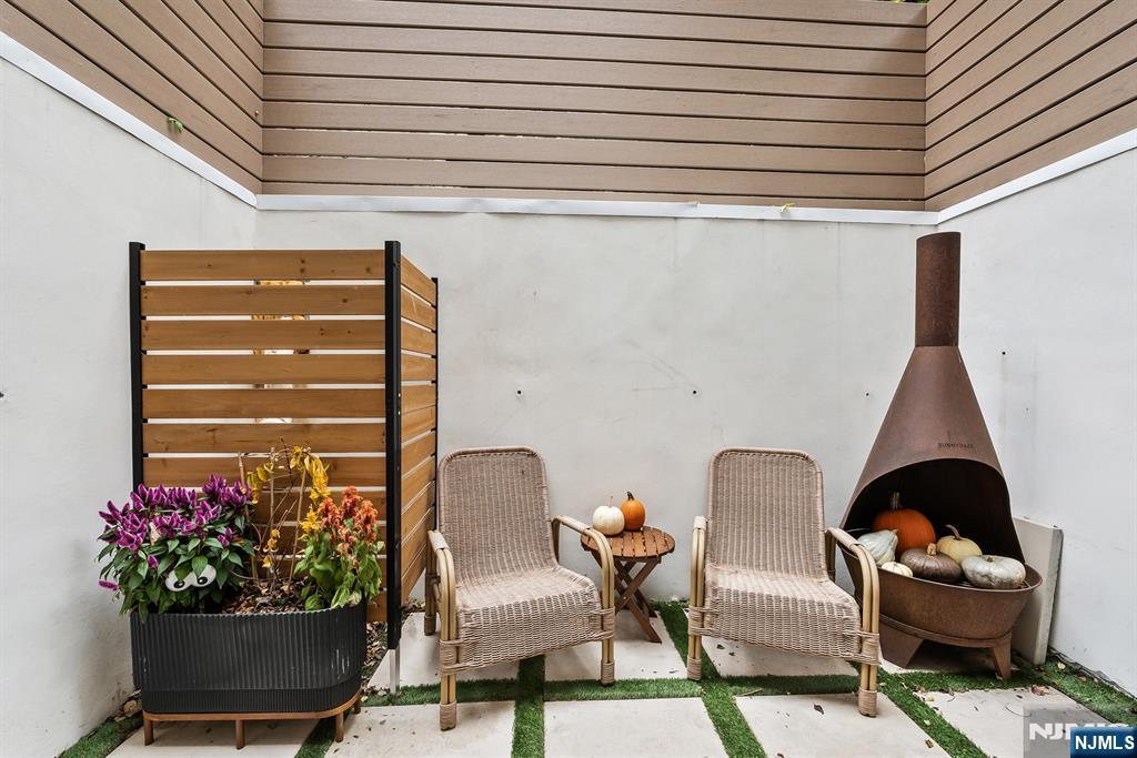 Hoboken, New Jersey, 07030, United States, 1 Bedroom Bedrooms, ,2 BathroomsBathrooms,Residential,For Sale,1987541