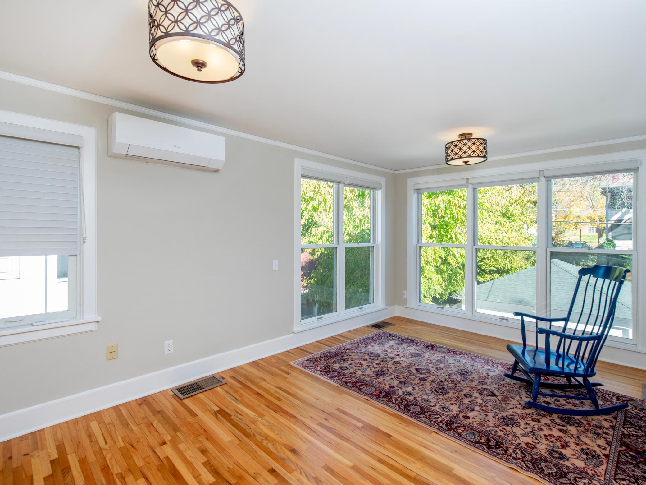 Saint Paul, Minnesota, 55104, United States, 3 Bedrooms Bedrooms, ,1 BathroomBathrooms,Residential,For Sale,1988037