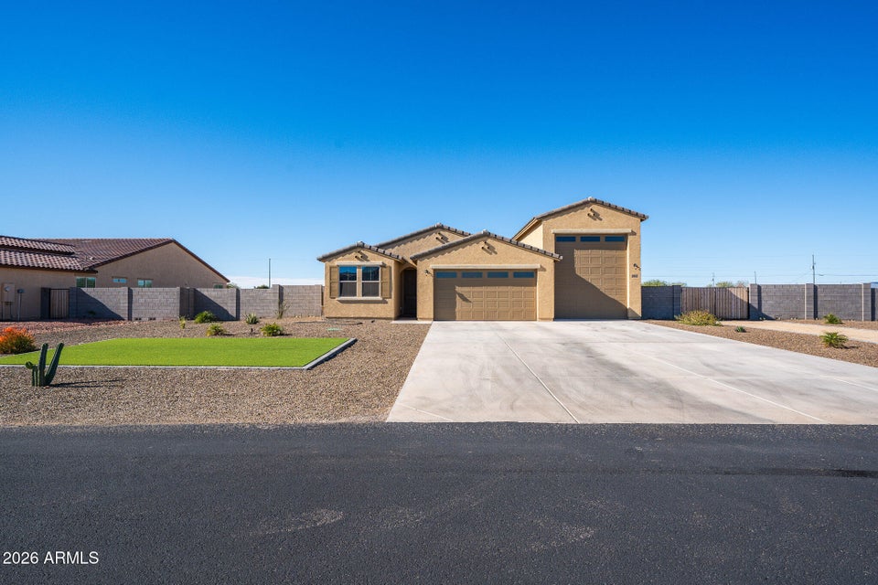 Wittmann, Arizona, 85361, United States, 3 Bedrooms Bedrooms, ,Residential,For Sale,2010818