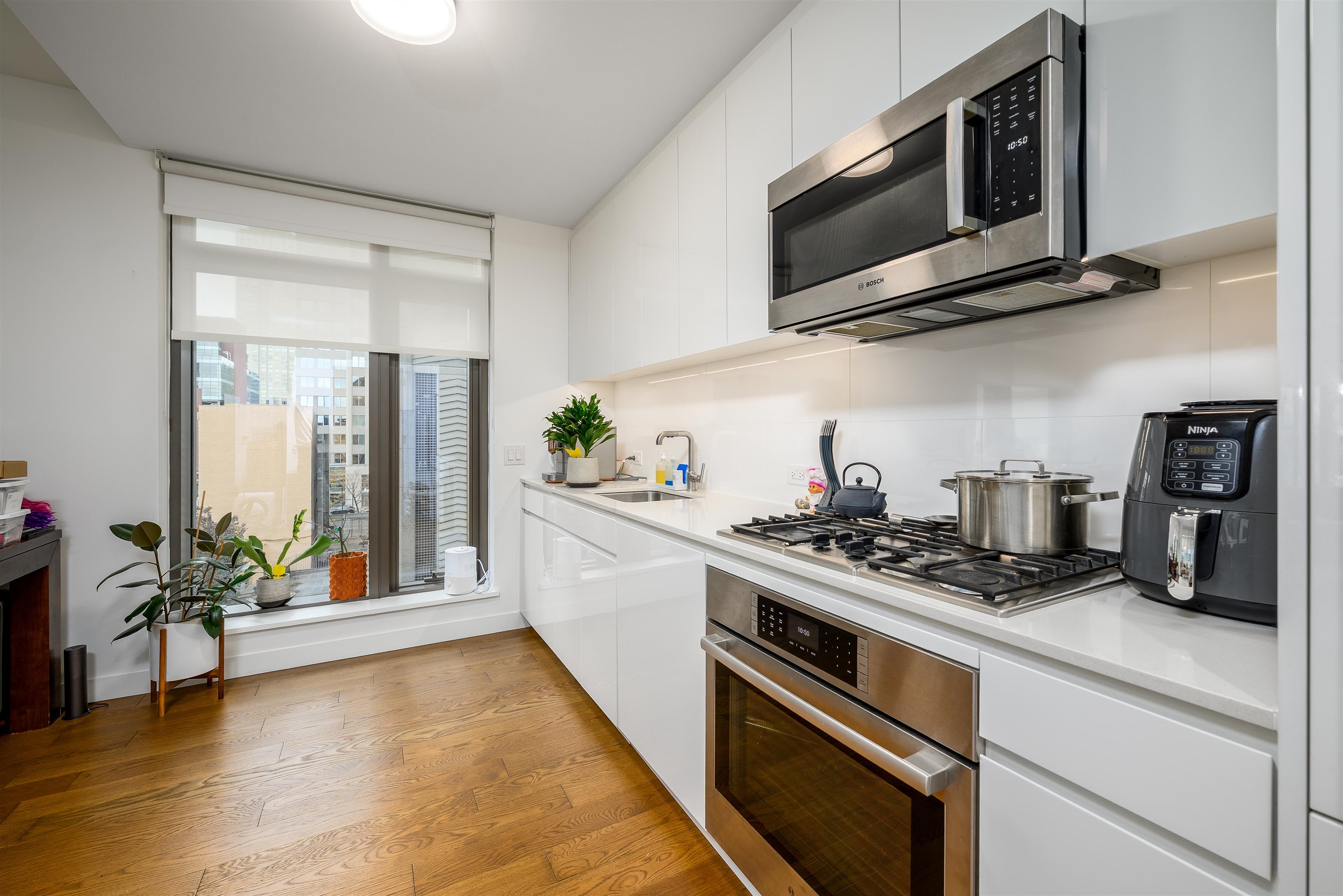 Jersey City, New Jersey, 07302, United States, ,1 BathroomBathrooms,Residential,For Sale,1987904