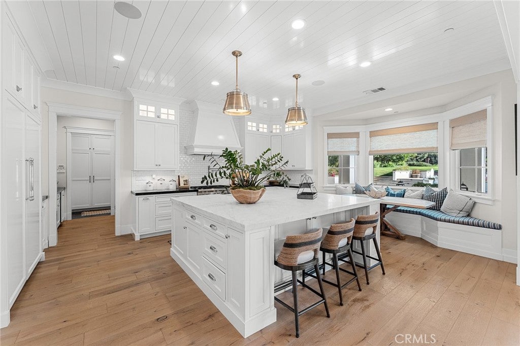 Redlands, California, 92373, United States, 5 Bedrooms Bedrooms, ,6 BathroomsBathrooms,Residential,For Sale,1984155