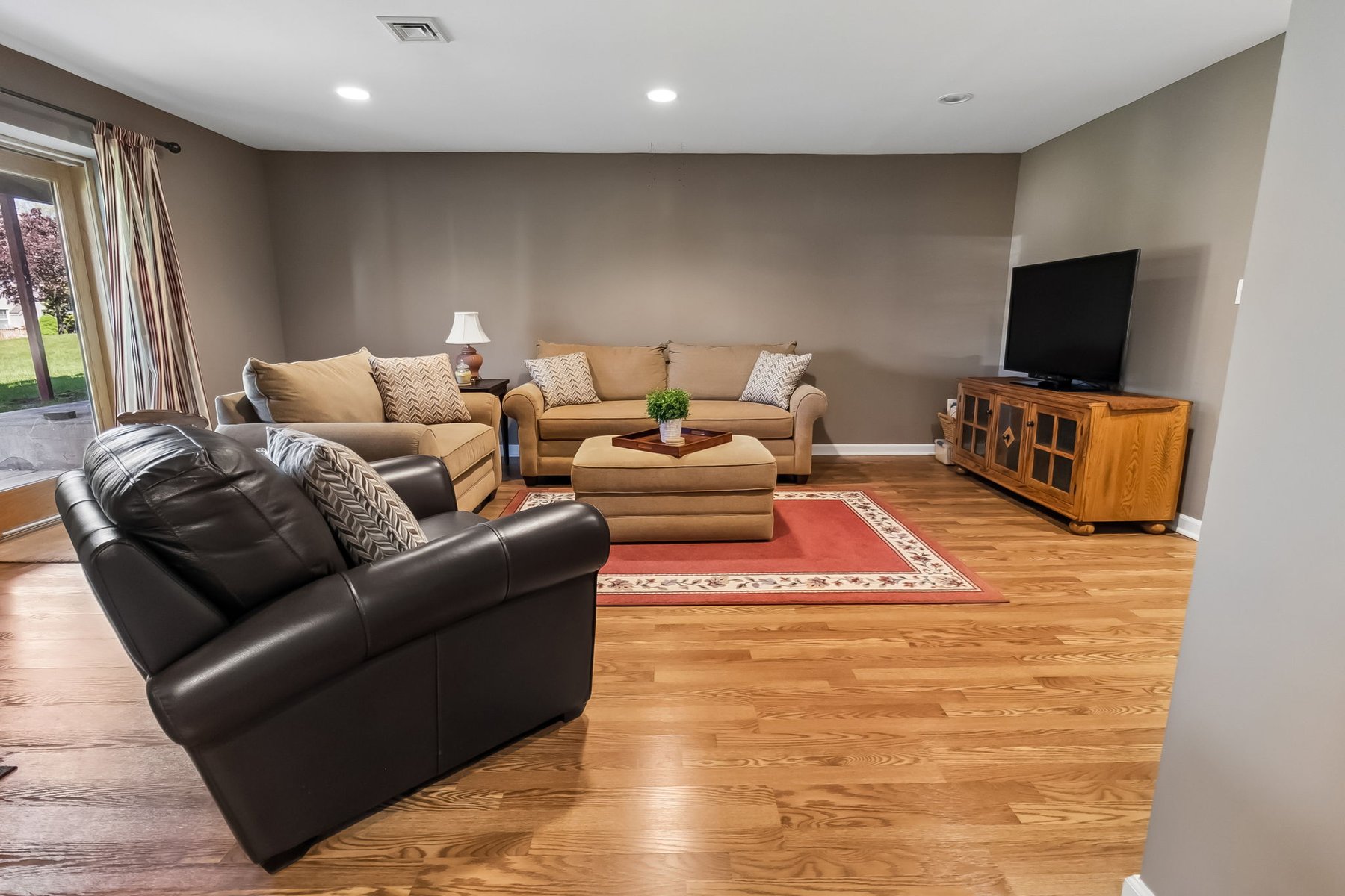  ?Bridle Club? Multi Level Townhome - 物件實景