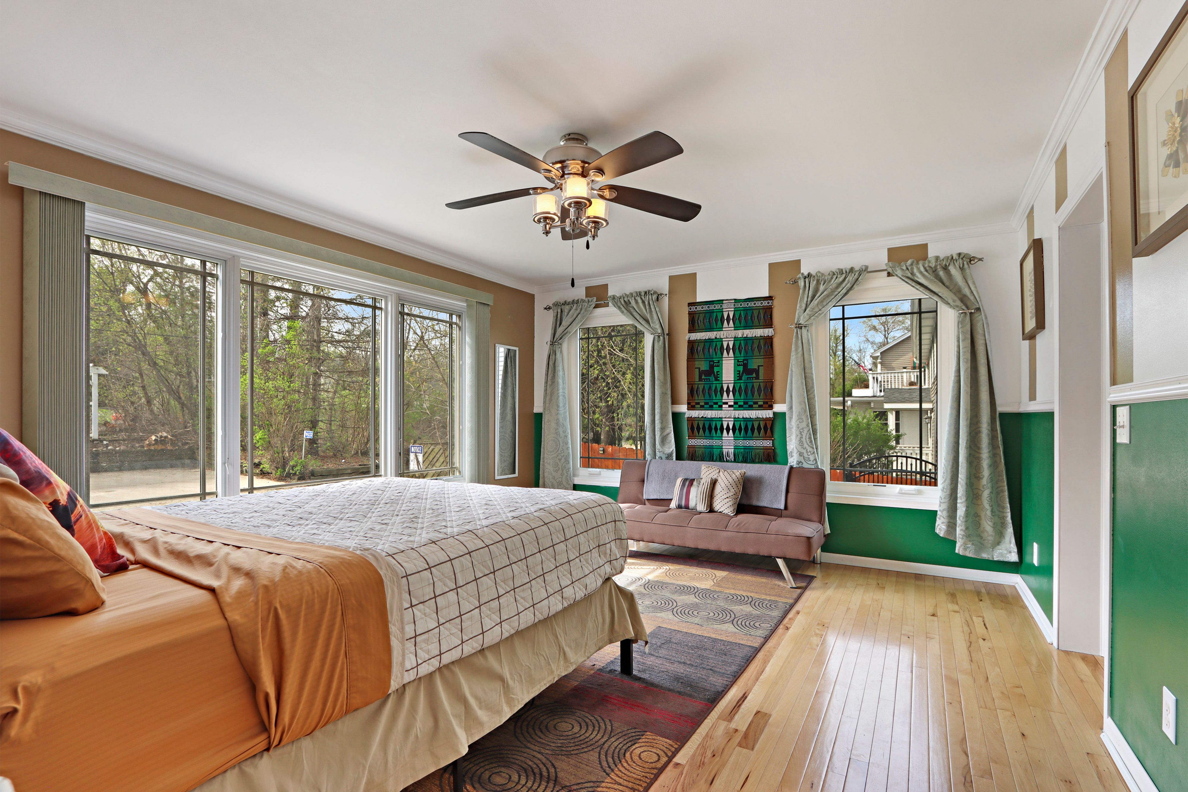  Gracious Lake Como Waterfront Retreat with Proven Rental Income - 物件實景