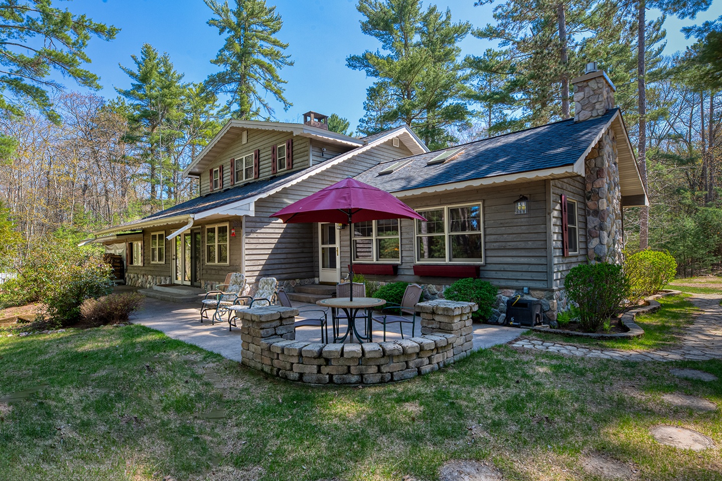 Manitowish Waters, Wisconsin, 54545, United States, 3 Bedrooms Bedrooms, ,4 BathroomsBathrooms,Residential,For Sale,1823646