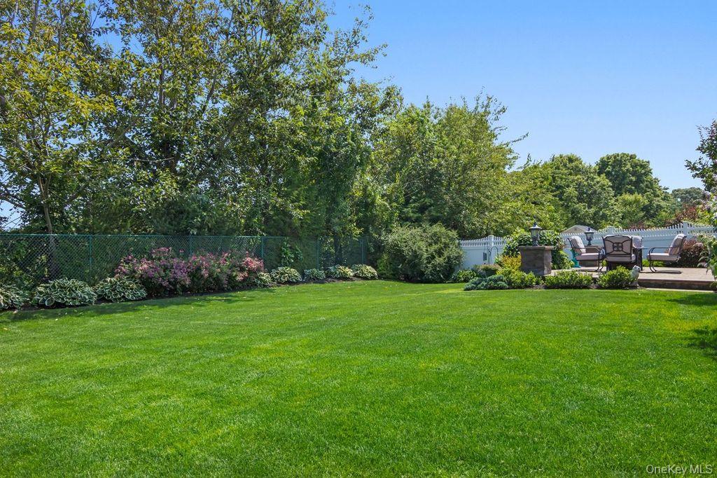 Mount Sinai, New York, 11766, United States, 4 Bedrooms Bedrooms, ,3 BathroomsBathrooms,Residential,For Sale,1934193