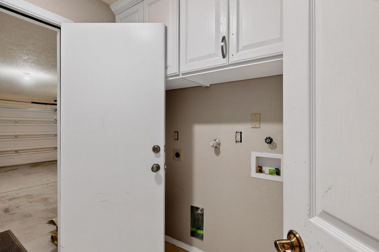 Albuquerque, New Mexico, 87114, United States, 4 Bedrooms Bedrooms, ,4 BathroomsBathrooms,Residential,For Sale,1941091