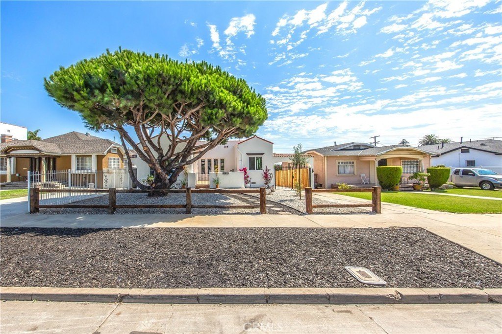 Los Angeles, California, 90043, United States, 3 Bedrooms Bedrooms, ,2 BathroomsBathrooms,Residential,For Sale,1933767
