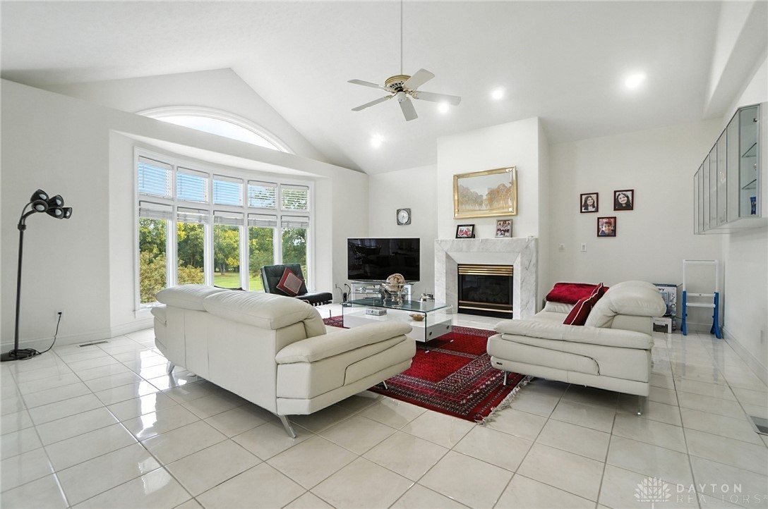 Xenia, Ohio, 45385, United States, 4 Bedrooms Bedrooms, ,4 BathroomsBathrooms,Residential,For Sale,1941685