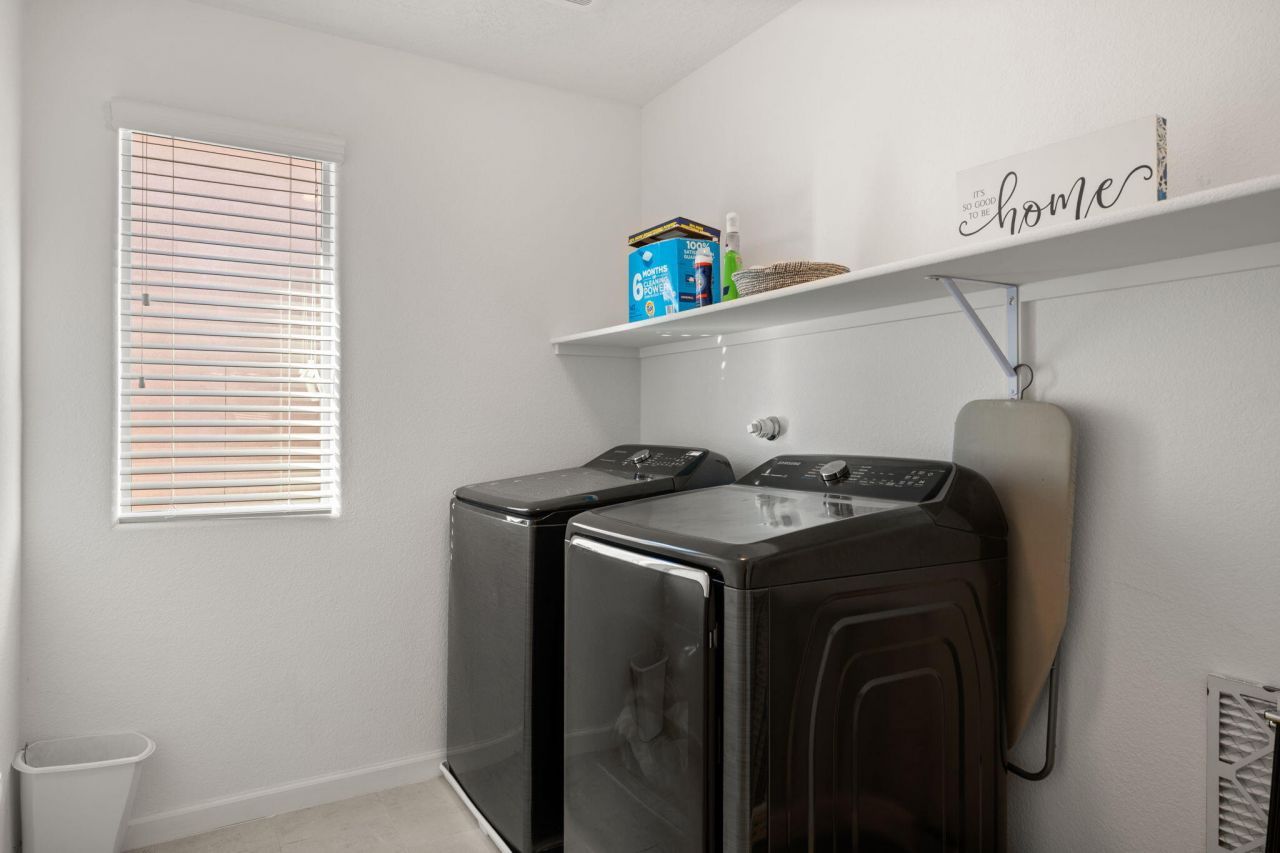 Albuquerque, New Mexico, 87120, United States, 4 Bedrooms Bedrooms, ,3 BathroomsBathrooms,Residential,For Sale,1958873
