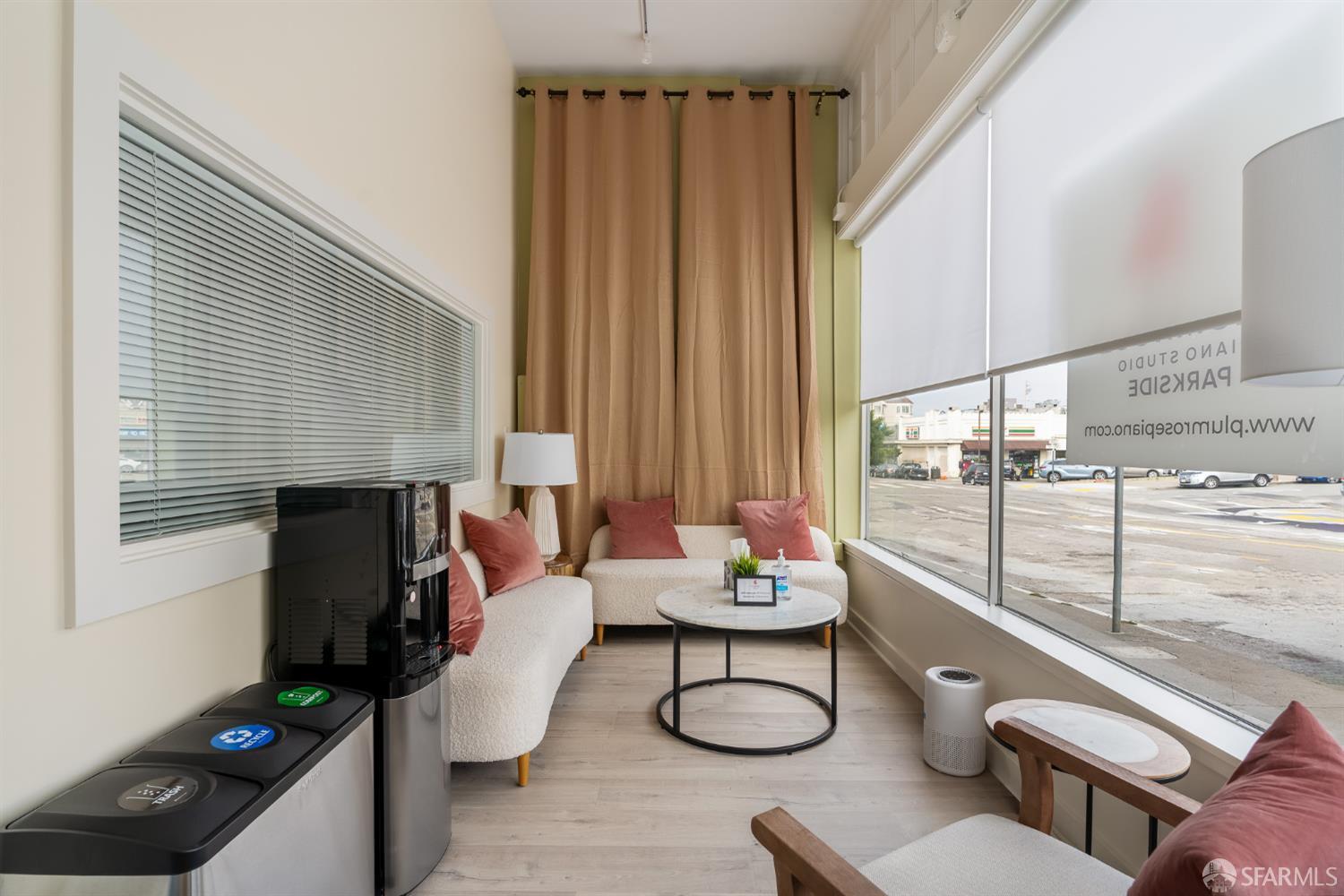 San Francisco, California, 94116, United States, 1 Bedroom Bedrooms, ,2 BathroomsBathrooms,Residential,For Sale,1938526